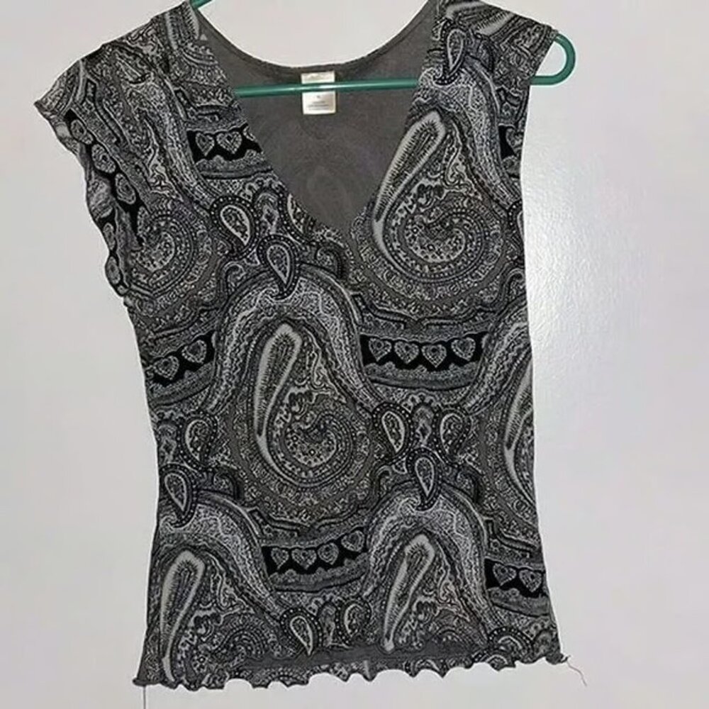 Old Navy V-Neck Paisley Nearly Sleeveless Top